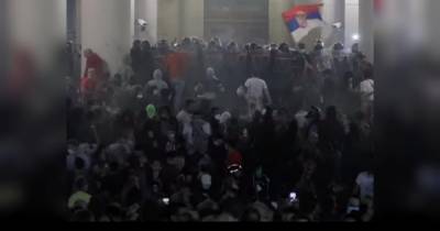 Александр Вучич - В Сербии продолжаются беспорядки и стычки с полицией: появились новые видео столкновений - fakty.ua - Сербия - Белград