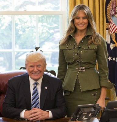 Дональд Трамп - Мелания Трамп - В Словении неизвестные подожгли статую Мелании Трамп - actualnews.org - США - Словения