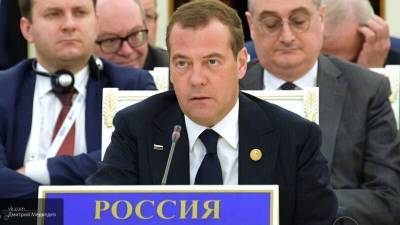 Путин - Медведев рассказал о добрых товарищеских отношениях с Путиным - newinform.com - Россия