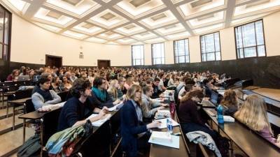 Выпускникам российских вузов предложили выплачивать зарплату за счет государства - 5-tv.ru - Россия