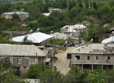 Некоторые из обстрелянных азербайджанцами домов в селе Айгепар уже восстановлены - news.am - Армения - Тавушской обл.