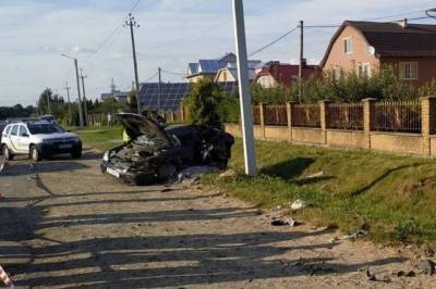 На Прикарпатье микроавтобус и легковушка столкнулись "лоб в лоб": трое человек погибли - newsone.ua - Украина - Ивано-Франковская обл.