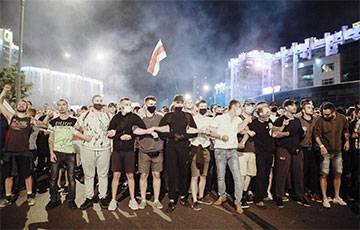 Якуб Колас - Светлана Тихановская - В Беларуси продолжаются массовые акции протеста (Онлайн) - charter97.org - Белоруссия - Минск