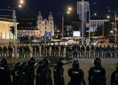 Протесты в Беларуси продолжаются второй день: много крови и раненых. Фоторепортаж. - Cursorinfo: главные новости Израиля - cursorinfo.co.il - Израиль - Белоруссия - Минск - Гомель - Пинск