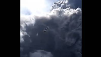 Вулкан в Индонезии выбросил пепел на высоту пяти километров - live24.ru - Индонезия