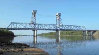 Мост через Свирь разведут на два часа для прохода "Хортицы" - piter.tv - Ленинградская обл.