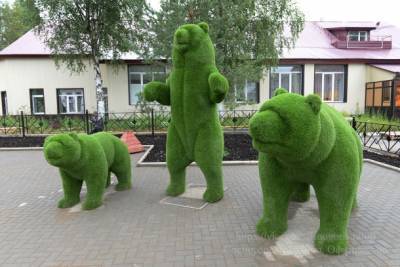 На площади Гагарина в Сосногорске поселили зеленых медведей - bnkomi.ru - Сосногорск