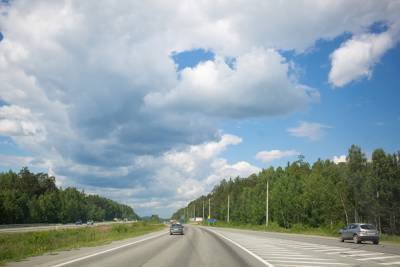 На трассе в Зауралье в автобус, ехавший из Кургана в Екатеринбург, врезалась легковушка - znak.com - Екатеринбург - Свердловская обл. - Курганская обл. - Курган - Пермский край - Шадринск - Зауралья