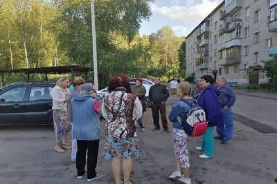 Жители одного из серпуховских посёлков обсудили проблемы благоустройства и ЖКХ - serp.mk.ru