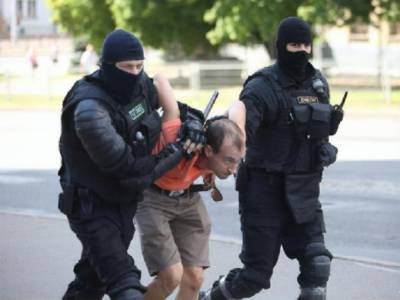 Задержанные в Беларуси обвинили силовиков в жестокости - sharij.net - Белоруссия - Минск