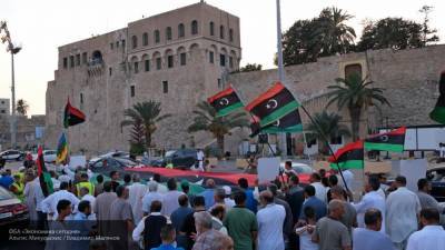 Файеза Саррадж - Аглая Чайковская - Британцы научат ПНС Ливии разгонять массовые протесты - politros.com - Ливия