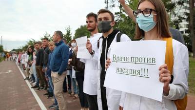 Владимир Караник - Глава Минздрава Белоруссии назвал срежиссированной акцию протеста медиков - iz.ru - Белоруссия - Минск