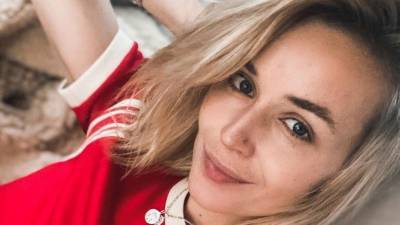Полина Гагарина - «Кости выпирают»: фанаты Гагариной поспорили о ее худобе - 5-tv.ru