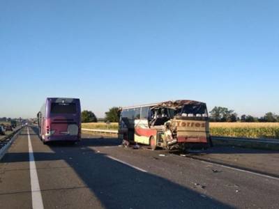 В Кировоградской области столкнулись 2 автобуса: 2 погибших, 10 пострадавших - golos.ua - Украина - Киев - Одесса - Кировоградская обл. - Словакия - Гсчс