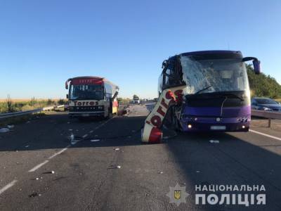 В Кировоградской области столкнулись 2 автобуса: есть жертвы и пострадавшие - vchaspik.ua - Киев - Кировоградская обл.