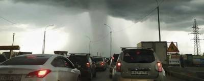 На Новосибирск обрушился сильный дождь с градом - runews24.ru - Новосибирск - район Заельцовский