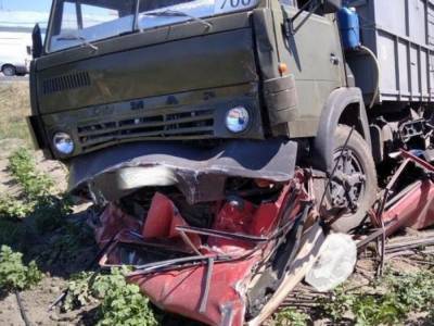 Под Херсоном грузовик раздавил всмятку «Жигули»: есть жертвы - golos.ua - Херсон - Херсонская обл.
