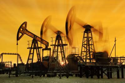 Мировые цены на нефть растут после падения в четверг - vm.ru - Москва - США