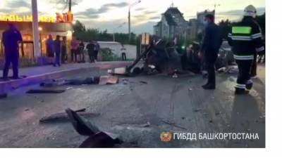В массовом ДТП с 6 автомобилями в Уфе погибли 3 человека - piter.tv - Уфа - Santa Fe