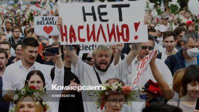 В Минске тысячи протестующих вышли к Дому правительства - kommersant.ru - Белоруссия - Мінск
