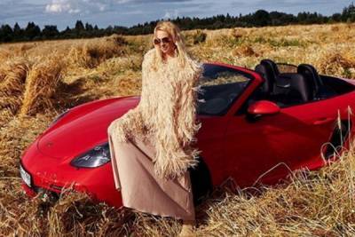 Яна Рудковская - Евгения Плющенко - Рудковская показала фото с Porsche стоимостью 5 млн рублей - abnews.ru - Россия