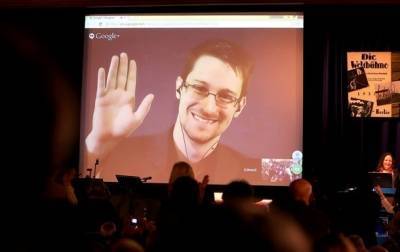 Дональд Трамп - Эдвард Сноуден - Трамп "внимательно изучит" вопрос помилования Сноудена - korrespondent.net - США - шт.Нью-Джерси