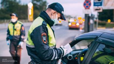 Протащивший на иномарке 700 м инспектора ГИБДД мужчина попал на видео - inforeactor.ru - Россия