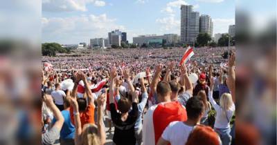 Светлана Тихановская - На митинг в центре Минска вышли десятки тысяч людей: впечатляющие фото и видео - fakty.ua - Украина - Минск