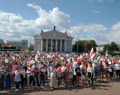 Светлана Тихановская - На многотысячном митинге сторонников перемен в Гомеле требовали отставки Лукашенко - naviny.by - Гомель