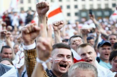 Александр Рогачук - В Бресте мэр города вышел к участникам акции протеста - aif.ru - Белоруссия - Минск - Бреста - Брест