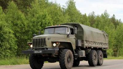 СМИ: на трассе Петербург-Псков заметили колонну военной техники - piter.tv - Россия - Санкт-Петербург - Белоруссия - Псков