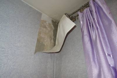 Александр Сапожников - Дождь вновь подтопил квартиры дома с сорванной крышей на Лазо в Чите - chita.ru - Чита