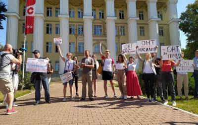 Иван Эйсмонт - В Беларуси журналисты госСМИ объявили забастовку - korrespondent.net - Белоруссия - Минск