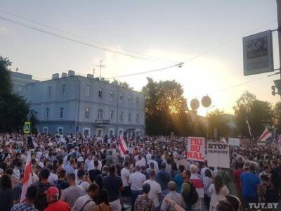 Сергей Тихановский - К СИЗО №1 в Минске пришли тысячи митингующих - znak.com - Санкт-Петербург - Минск