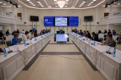 Валерий Лимаренко - В Сахалинской области 60 тысяч школьников готовятся сесть за парты - sakhalin.info - Сахалинская обл.