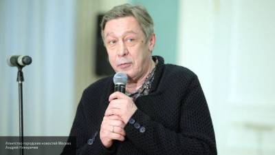 Михаил Ефремов - Сергей Захаров - Мария Базарева - Ефремов отправился на очередное заседание суда в черном костюме - nation-news.ru - Москва - Россия