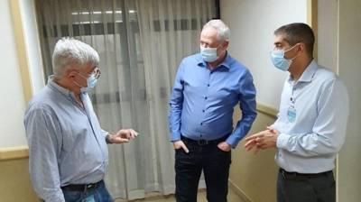 Беня Ганц - Бени Ганц выписан из больницы и временно поселился в гостинице - vesty.co.il