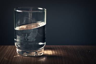 Специалисты Росконтраля назвали лучшую питьевую воду - vm.ru
