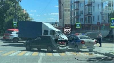 В Пензе на опасном перекрестке вновь столкнулись три машины - penzainform.ru - Пенза