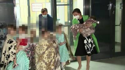 В Подмосковье встретили рейс Минобороны с детьми, родители которых примкнули к боевикам в Сирии - 1tv.ru - Сирия - Дамаск - Московская обл.