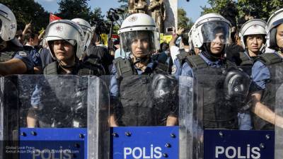 Наркодилеры напали на правоохранителей в туристическом городе Турции - nation-news.ru - Турция - Анталья