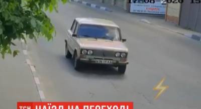 "Был тупой звук": на Харьковщине авто сбило мать с младенцем (видео) - unian.net