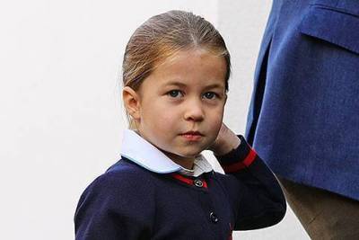 принц Уильям - Кейт Миддлтон - принц Джордж - принц Луи - принцесса Шарлотта - Kate Middleton - Принцессе Шарлотте нравится быть правнучкой королевы: "Она любит носить тиару" - skuke.net - Новости