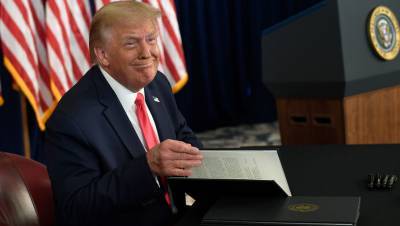 Дональд Трамп - Владимир Путин - Трамп не читал доклад о вмешательстве России в выборы США - gazeta.ru - Россия - США - шт. Аризона