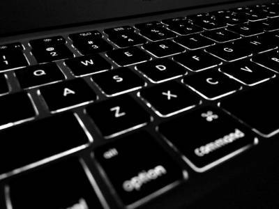 Дмитрий Рябинин - Эксперт назвал потенциальную опасность компьютерной клавиатуры - live24.ru - Москва
