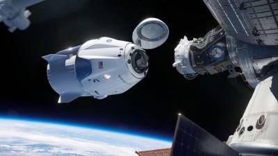 Роберт Бенкен - Херли Даг - Корабль Crew Dragon Маска отстыковался от МКС для возвращения на Землю - gazeta.ru - США - шт.Флорида
