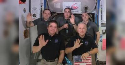 Илон Маск - Роберт Бенкен - Crew Dragon успешно отстыковался от МКС: американские астронавты возвращаются на Землю (видео) - fakty.ua - Украина - USA - шт.Флорида