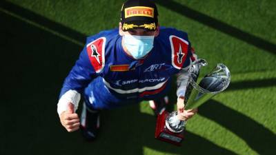Александр Смоляр - Россиянин Смоляр впервые выиграл гонку "Формулы-3" - vesti.ru - Россия - Англия