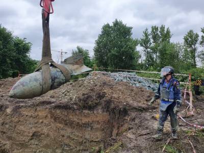 Спасатели МЧС обезвредили 500-килограммовую бомбу времен ВОВ на Пулковском шоссе - karpovka.com - Россия - Санкт-Петербург