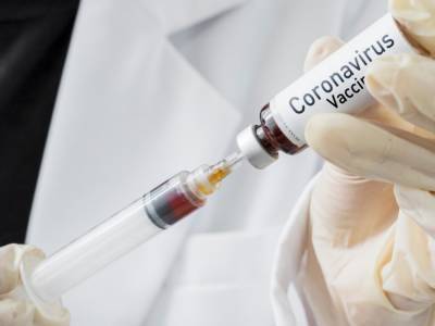 Богатые страны уже заказали более миллиарда доз вакцин от коронавируса - Bloomberg - golos.ua - США - Украина - Англия - Япония - Sanofi